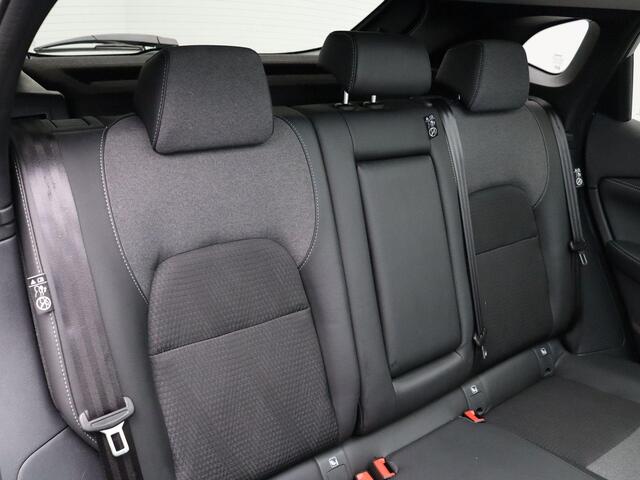 Nissan QASHQAI 158pk MHEV Xtronic N-Connecta | Panoramadak | Head-up display | Elektrische Achterklep | 1800kg Trekgewicht |