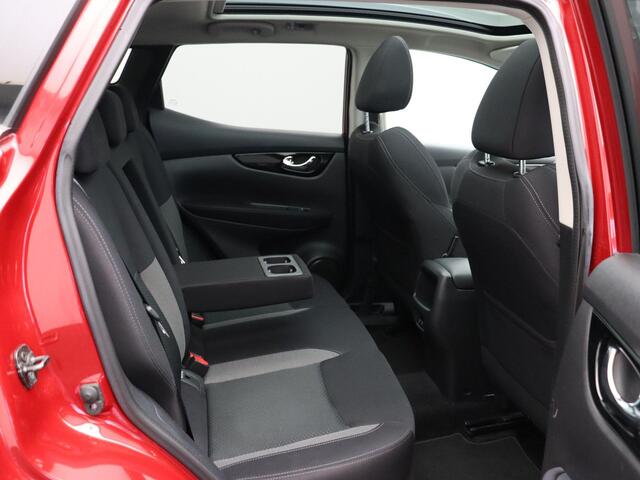 Nissan QASHQAI 158pk DIG-T Design Edition | Lichtmetalen velgen | Pano dak | 360° Camera | Automaat |