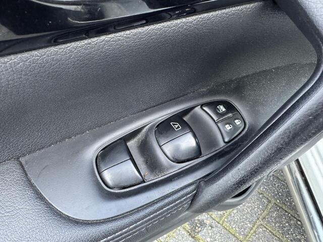 Nissan QASHQAI 1.2 Tekna | Panoramadak | 360* Camera | Lederen Bekleding | Stoelverwarming |