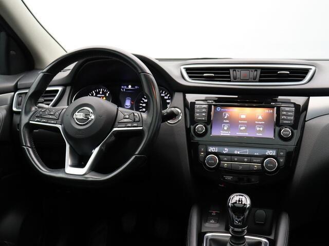 Nissan QASHQAI 1.6 Business Edition | Panoramadak | Stoelverwarming en voorruit verwarming | Climate Control | Navigatie | Trekhaak | Elektrisch verstelbare bestuurder stoel |