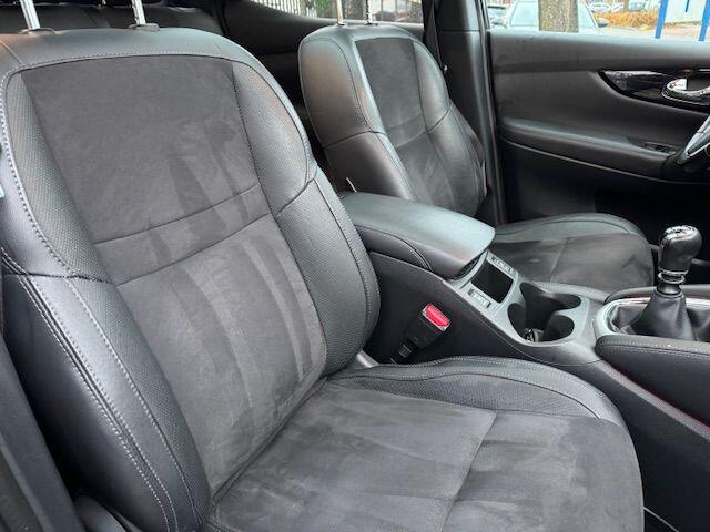 Nissan QASHQAI 1.6 Turbo 164pk N-Vision Airco/ECC,Navigatie,Camera,Panoramadak,Leder/Alcantara Interieur