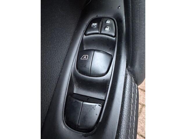 Nissan QASHQAI 1.6 Turbo 164pk N-Vision Airco/ECC,Navigatie,Camera,Panoramadak,Leder/Alcantara Interieur