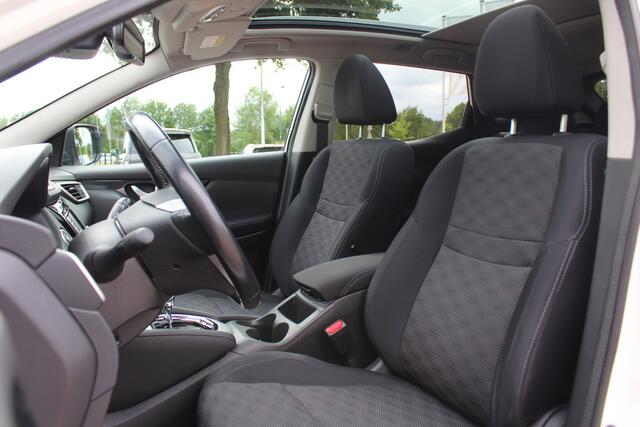 Nissan QASHQAI 1.2 Connect Edition / Panoramadak / 360Camera / Navigatie / 17'' / Keyless / DAB / Cruise Control