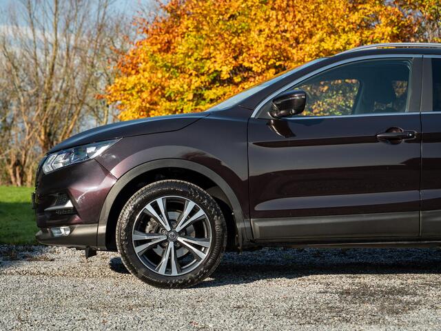 Nissan QASHQAI 1.3 DIG-T N-Connecta // trekhaak // panoramadak