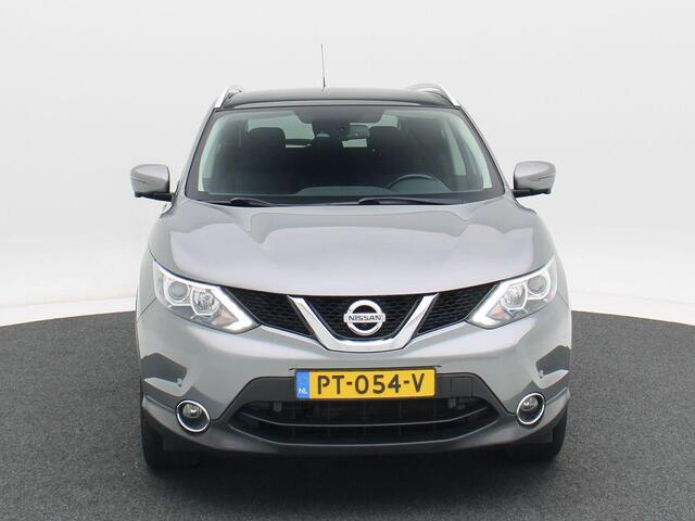 Nissan QASHQAI 1.2 N-Connecta | Panoramadak | Cruise Control | Climate Control | Trekhaak | Navigatie | Camera | 18 inch | 119.226 Km!!