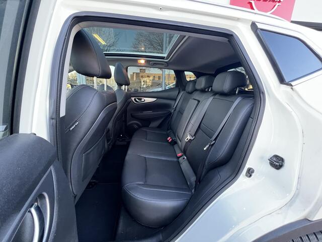 Nissan QASHQAI 1.3 DIG-T Tekna Automaat | Trekhaak | Navigatie