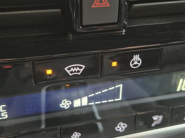 Nissan QASHQAI 1.3 MHEV Xtronic Tekna Plus Automaat / Fabrieksgarantie tot 03-2028 / Facelift / HUD / Panoramadak / Trekgewicht 1800 kg / Stuur-, Stoel en Voorruit verwarming / Rondomzicht camera / Bose Audio Systeem / Adaptief CC / Stoelen met massage functie /