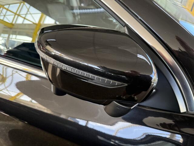 Nissan QASHQAI 1.2 Tekna NAVIGATIE CAMERA LEDEREN BEKLEDING PANORAMADAK PARK.SENSOREN V+A LICHTM.VELGEN