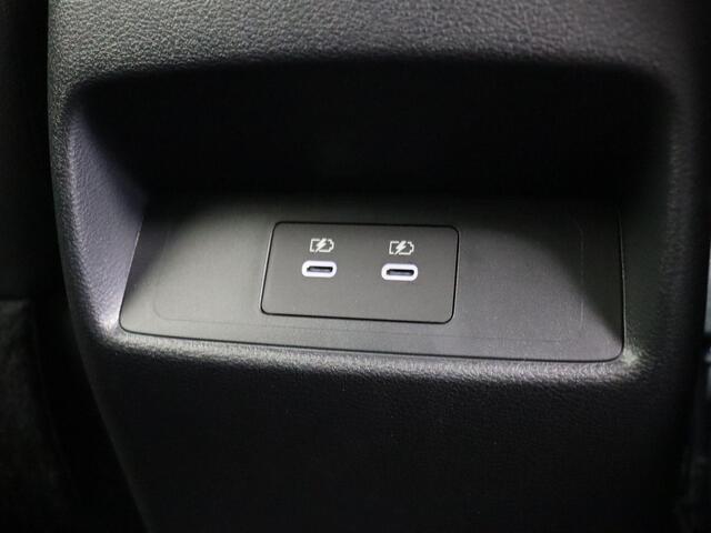 Nissan QASHQAI 158pk MHEV Xtronic Tekna | Lederen bekleding | 360 camera | Heads up display | Stoel & Stuur verwarming |