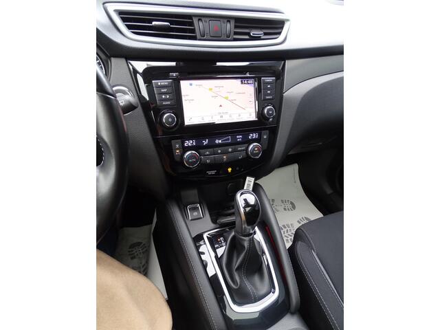 Nissan QASHQAI 1.3 DIG-T N-Connecta AUTOMAAT | PANORAMA DAK | FULL LED PAKKET | WINTER PAKKET | STOELVERWARMING | NAVIAGTIE | ACHTERUIT RIJ CAMERA | AFNEEMBARE TREKHAAK | AIRCO/ECC |