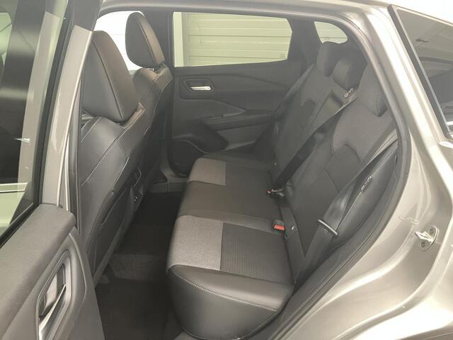 Nissan QASHQAI 1.3 MHEV Xtronic N-Connecta / ¤4500,- Eindejaarsvoordeel / Nieuw uit Voorraad Leverbaar / Panoramadak / Stoel- en Stuurverwarming / Verwarmde Voorruit / Google Maps Navigatie /