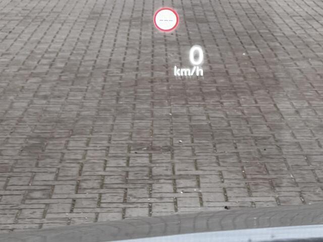 Nissan QASHQAI 1.3 MHEV Xtronic N-Connecta / Fabrieksgarantie tot 04-2028 / Nieuw Model / Facelift / Cold Pack / HUD / Trekgewicht 1800 kg / Stuur-, Stoel en Voorruit verwarming / Elektrische achterklep / Rondomzicht camera / Adaptief CC / Apple Carplay Android Auto /