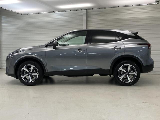Nissan QASHQAI 1.3 MHEV Xtronic N-Connecta / Navigatie / Elektrische Kofferbak / 360 Graden Camera / Stoel- en Stuurverwarming / Verwarmde Voorruit / Adaptive Cruise Control / Dual-Zone Climate Control /