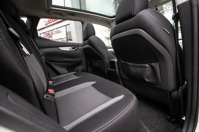 Nissan QASHQAI 1.2 N-Connecta Automaat - Trekhaak | Panodak | Navi | 360 camera