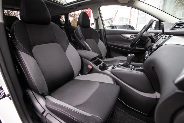 Nissan QASHQAI 1.2 N-Connecta Automaat - Trekhaak | Panodak | Navi | 360 camera