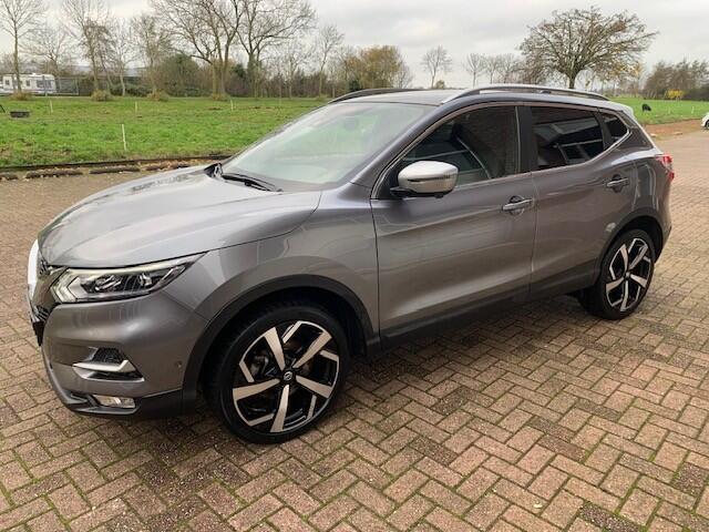 Nissan QASHQAI 1.3 DIG-T Tekna + Trekhaak / Panoramadak / Leer