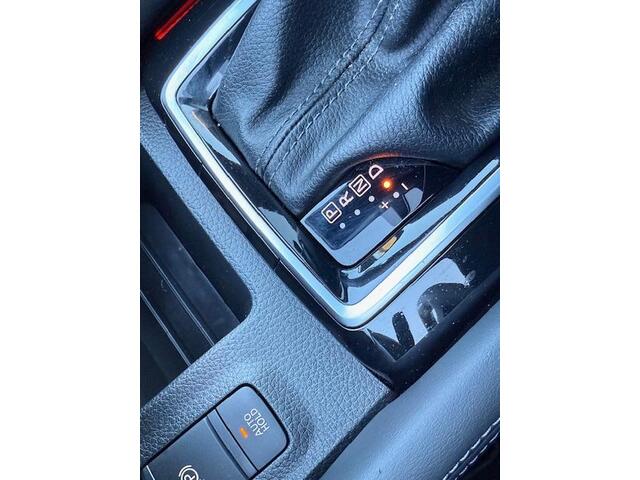 Nissan QASHQAI 1.3 DIG-T Tekna+ 160pk automaat panorama leer