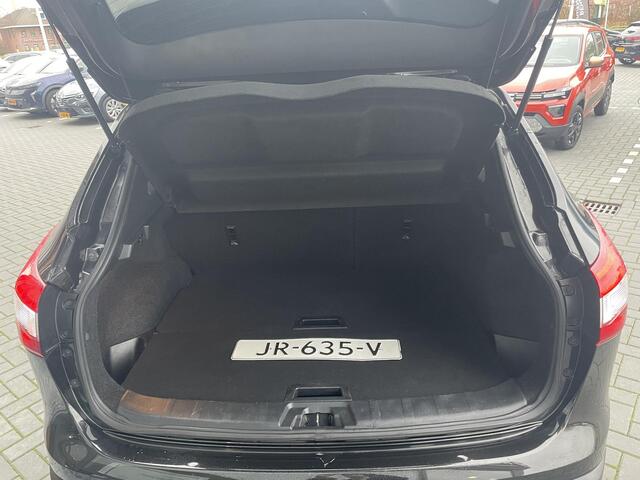 Nissan QASHQAI 1.2 N-Connecta / AUTOMAAT / PANORAMADAK / ACHTERUITRIJCAMERA/ PARKEERSENSOREN / TREKHAAK