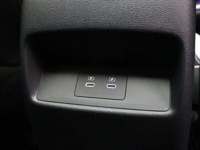 Nissan QASHQAI 158pk MHEV Xtronic Tekna Plus | Lederen bekleding | Elektrisch verstelbare voorstoelen | Stoel, stuur en voorrruit verwarming | Panoramadak | BOSE Audio |