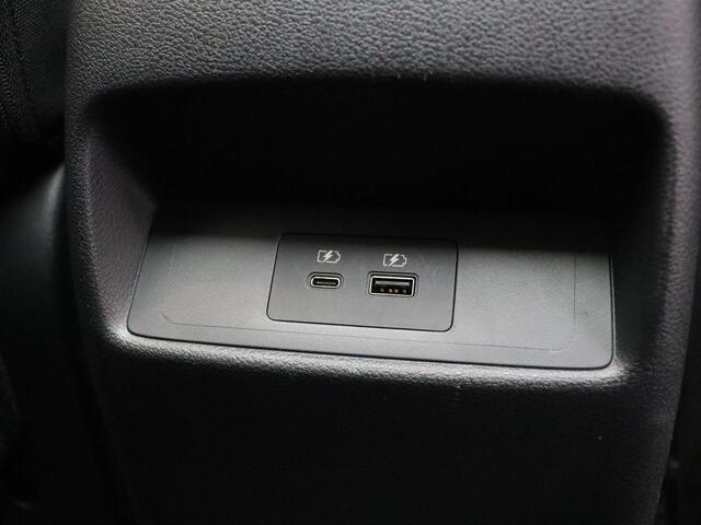 Nissan QASHQAI 158pk MHEV Xtronic Business Executive | Panoramadak | Matrix Led Verlichting | Trekhaak | 1800kg Trekgewicht |