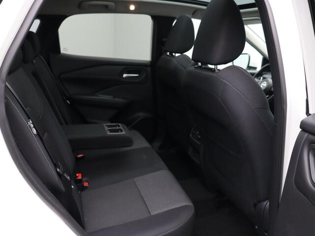 Nissan QASHQAI 158pk MHEV Xtronic Business Executive | Panoramadak | Matrix Led Verlichting | Trekhaak | 1800kg Trekgewicht |