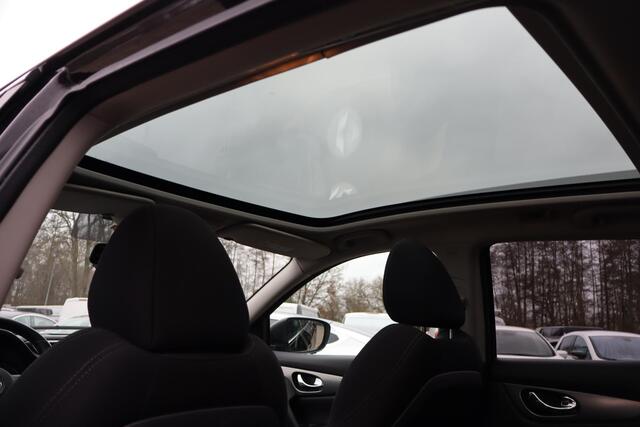 Nissan QASHQAI 1.3 DIG-T N-Connecta Panoramadak, Navigatie, Climate control, Trekhaak, 360 Camera