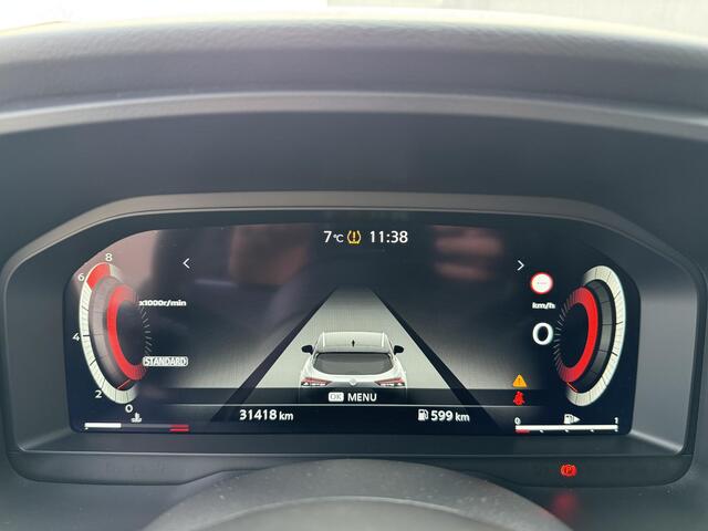 Nissan QASHQAI 1.3 MHEV Tekna / Trekhaak (Trekgewicht 1.400kg) / Dealeronderhouden / Panoramadak / Adaptieve Cruise Control / Stoelverwarming / Stuurverwarming / Voorruitverwarming / Apple Carplay & Android Auto /