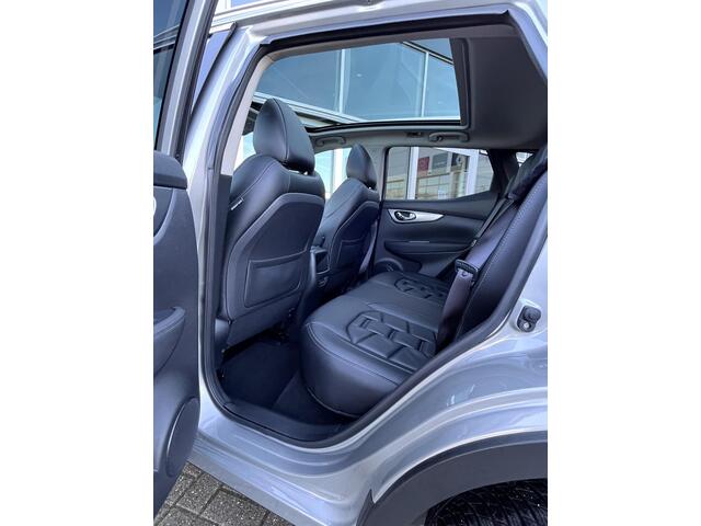 Nissan QASHQAI 1.3 DIG-T Premium Edition 1500 kilo Trekgewicht | Panorama dak | Lederen bekleding