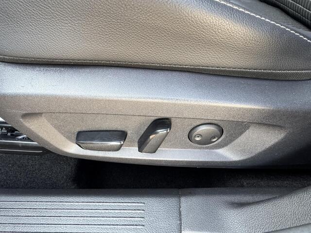 Nissan QASHQAI 1.3 MHEV Xtronic Tekna Panoramadak / Elektrische achterklep / Head Up Display / Rondomzicht camera/ Trekhaak (Trekgewicht 1800 kg) / Stuur-, Stoel en Voorruit verwarming