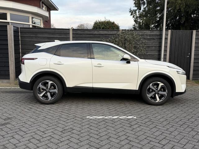 Nissan QASHQAI N-Connecta 1.3 MHEV 158PK Xtronic Automaat Navigatie, Rondomzichtcamera, Keyless, Stoel, Stuur en Voorruitverwarming, Parkeersensoren