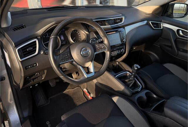 Nissan QASHQAI 1.3 DIG-T N-Connecta / Camera / Parkeersensoren / Trekhaak 1.300KG / Panoramadak / Carplay