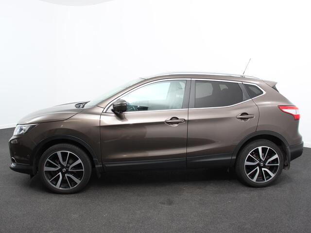 Nissan QASHQAI 1.2 Tekna Airco | Cruise control | LED | Parkeersensoren | Camera | Radio | Lichtmetalen velgen | Verwarmde voorstoelen | Panoramadak | Trekhaak