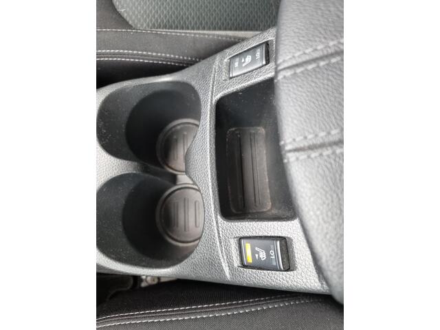 Nissan QASHQAI 1.3 DIG-T N-Connecta | Trekhaak | Navigatie | Stoelverwarming |