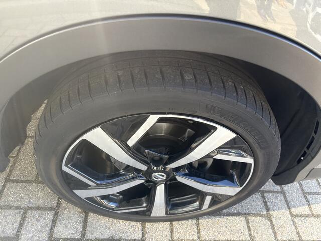 Nissan QASHQAI 1.3 DIG-T Premium Edition Full Options // NieuwStaat // 44.000km // info Roel 0492-588951 // Trekhaak info Roel 0492-588951