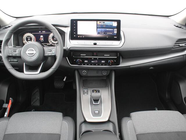 Nissan QASHQAI 1.3 MHEV Xtronic N-Connecta / Panoramadak / Stoel- & Stuurverwarming / Navigatie + Apple Carplay/Android Auto / Cruise Control Adaptief / Climate Control /