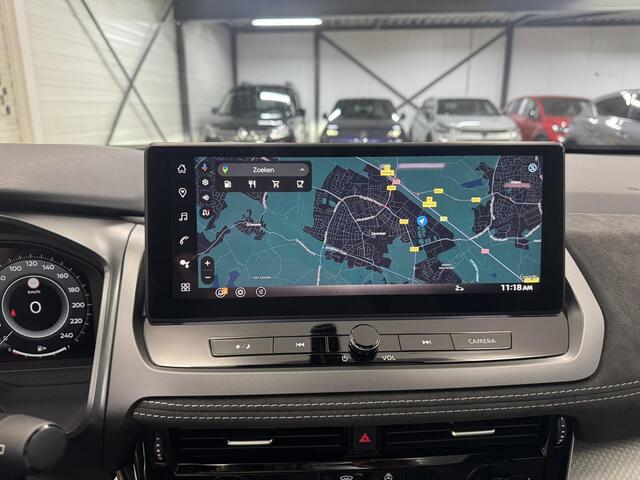 Nissan QASHQAI 1.3 MHEV Xtronic N-Design / Panoramadak / Stoel- en Stuurverwarming / Google Maps Navigatie / Verwarmde Voorruit / Leder/Alcantara Bekleding / 360 Graden Camera / Dual Zone Climate Control / Adaptive Cruise Control /