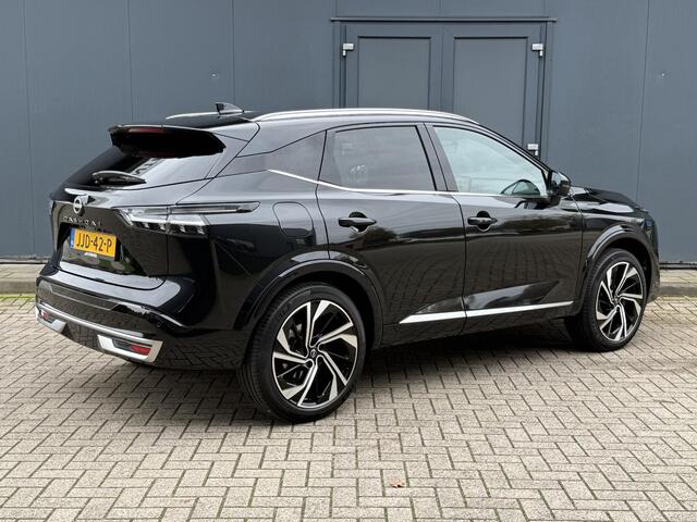 Nissan QASHQAI 1.3 MHEV Xtronic Tekna Plus / 1800kg Trekgewicht / Leder/Alcantara Bekleding / Google Maps Navigatie / BOSE Audio / HUD / Apple Carplay Android Auto / Panoramadak / Stuur-, Stoel en Voorruitverwarming / Elektrische achterklep / Massagestoelen /