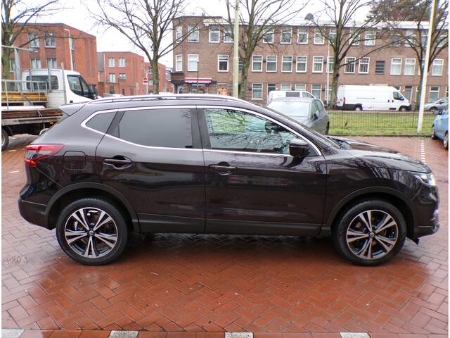 Nissan QASHQAI 1.2 Business Edition PANORAMADAK CAMERA CRUISECONT TEL NAVI....