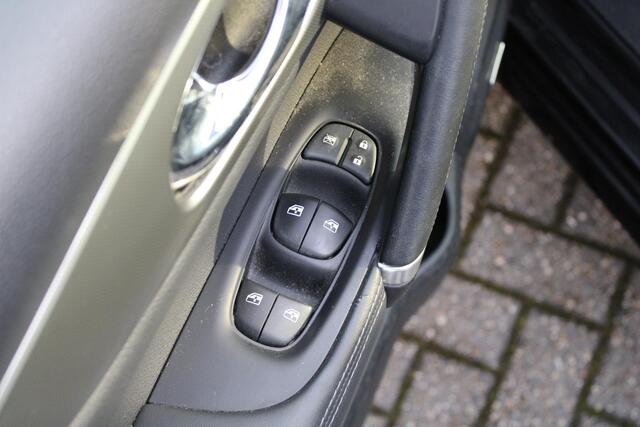 Nissan QASHQAI 1.3 DIG-T Tekna + Cruise/Climate control, Navigatie, panoramadak, Leder interieur, LM velgen, Elek.stoelbediening