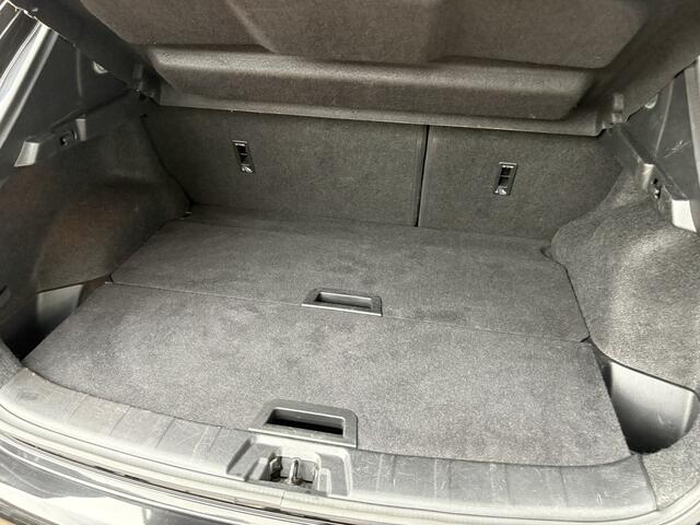 Nissan QASHQAI 1.2 N- connecta 18", panodak, trekhaak