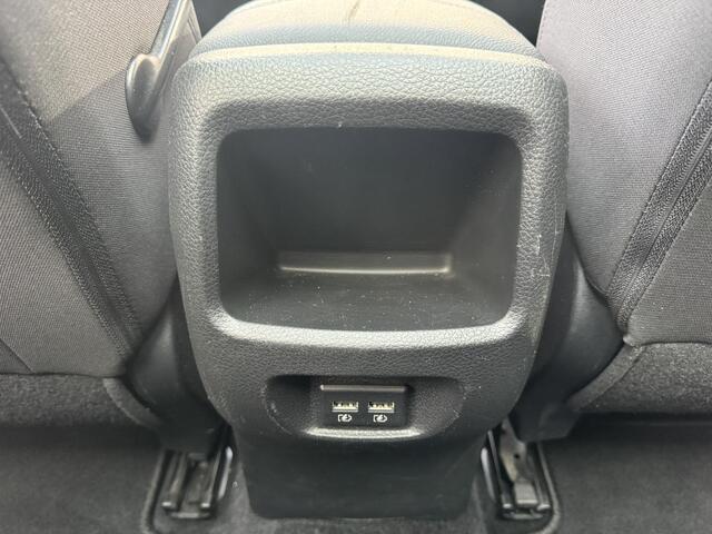 Nissan QASHQAI 1.3 DIG-T Design Edition | Panoramadak | Afneembare Trekhaak | 360° Camera | Navigatie |