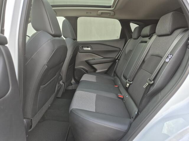 Nissan QASHQAI 1.3 MHEV Xtronic N-Connecta Automaat / Fabrieksgarantie tot 06-2028<100.000 / 1.800 kg trekgewicht / Panorama dak / Elektrische klep / HUD / Camera 360° / Cold pack / Pack Easy / Stuur-, stoel- en voorruitverwarming / Navigatie / Apple Carplay Android /