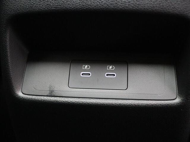 Nissan QASHQAI 1.3 MHEV Xtronic Tekna Plus | Panorma dak | Lederen bekleding | BOSE audio | Rondomzicht camera | Sfeerverlichting | Pilot Assist | 1800KG trekgewicht! |