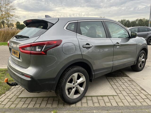 Nissan QASHQAI 1.5 dCi Business Edition / Automaat / Trekhaak. Trekgewicht 1.500 KG / Camera / Apple Carplay - Android Auto / Stoelverw. /