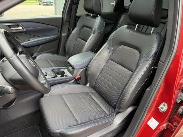 Nissan QASHQAI 1.3 MHEV Tekna / Trekhaak / Panorama dak / Navigatie / Camera / Climate Control / Cruise Control Adaptief / Elektrische Achterklep