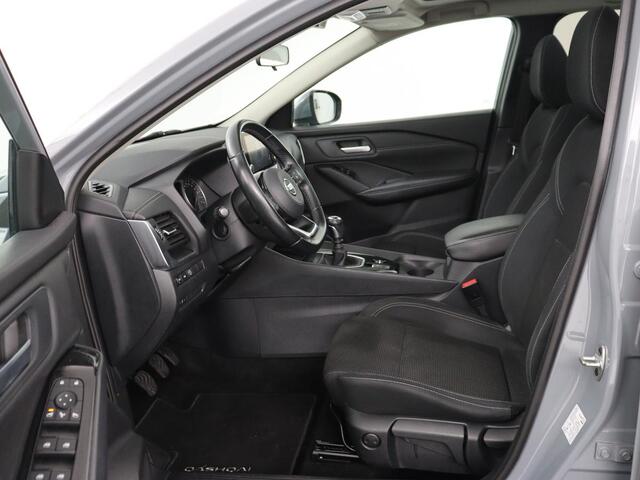 Nissan QASHQAI 1.3 MHEV Acenta | Panoramadak | Adaptive cruise | Carplay | Camera | Keyless | Dodehoek detectie | Parkeerhulp | Climate control | DAB | Getint glas