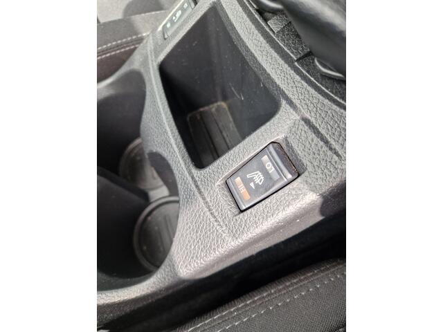 Nissan QASHQAI 1.3 DIG-T N-Connecta | Stoelverwarming | 360º Camera | Panoramadak |