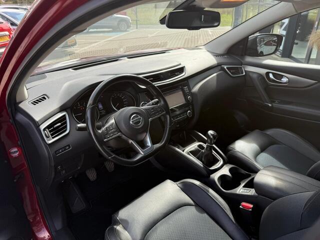 Nissan QASHQAI 1.6 Tekna *Trekhaak & Stoelverwarming*