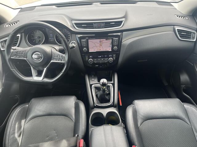 Nissan QASHQAI 1.3 DIG-T Tekna / Panoramadak / Trekhaak (1500 KG) / Stoelverwarming / Navigatie / Adaptieve Cruise Control / Voorruitverwarming