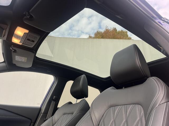 Nissan QASHQAI 1.3 MHEV Xtronic Tekna Plus / Head-Up display / Panoramadak / Trekgewicht 1800 kg / Elektrische achterklep / Stoel met massage functie / Rondomzicht camera / Stuur-, Stoel en Voorruit verwarming / Bose Audio Systeem /